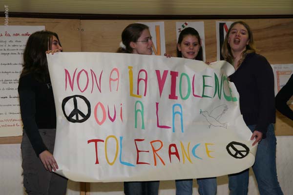 2J-non-violence-2007-1